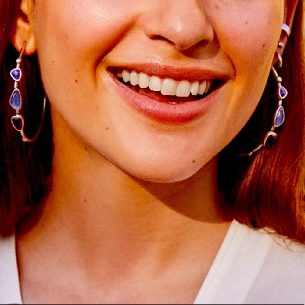 KENDRA SCOTT Ivy Hoop Earrings - Silver w Blue
